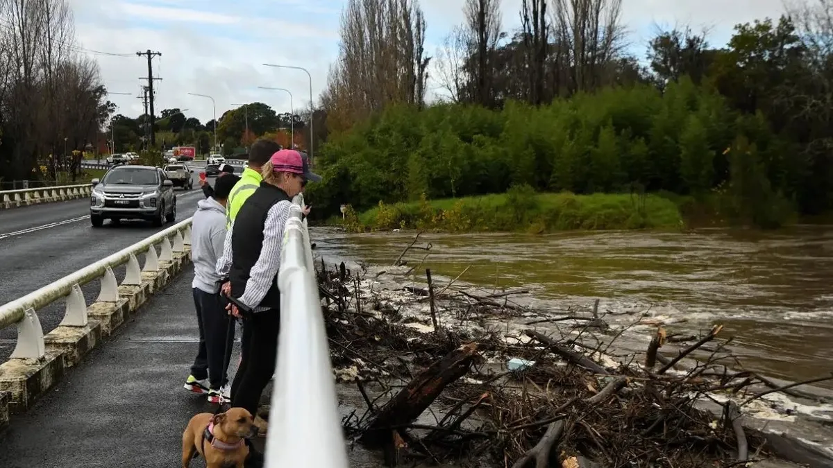 Avustralya'da şiddetli yağmur ve taşan baraj sele sebep oldu