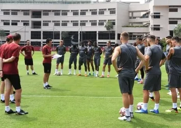 Arsenal'den tokat gibi Mesut cevabı!