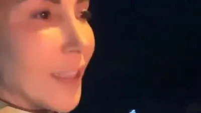 Hande Yener konsere otostopla yetişti