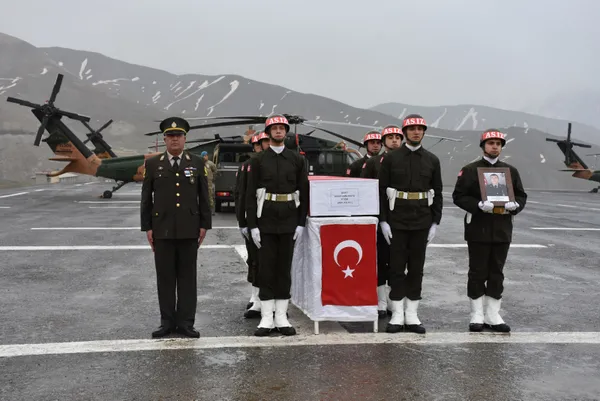 Son dakika: Pençe-Kilit şehidi Kaan Kanlıkuyu törenle memleketine uğurlandı - 4
