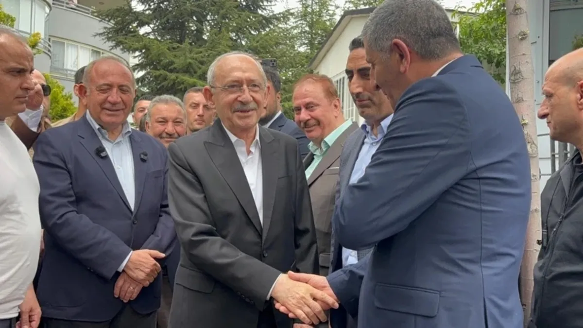 Kılıçdaroğlu'nun İkametgahında Bayramlaşma: Gürsel Tekin'in Yanı Sıra, 'İmamoğlu CHP'li Değil' Diyen İsim de Ziyaretçiler Arasındaydı