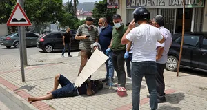 Arı yüzünden ölüyordu