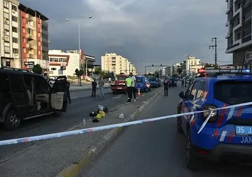 İzmir'de pompalı tüfekle dehşet anları kamerada! 3 kişi öldü, 3 kişi de yaralandı