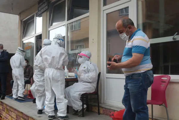 Rize'de vaka artışı sonrası flaş çağrı: Zorunlu olmadıkça poliklinik ve acillere gitmeyin - 3