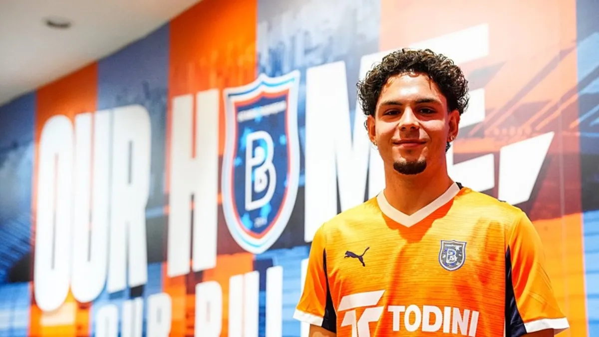 Başakşehir FK'dan flaş transfer: Tuğra Turhan 3 yıllık imzayı attı