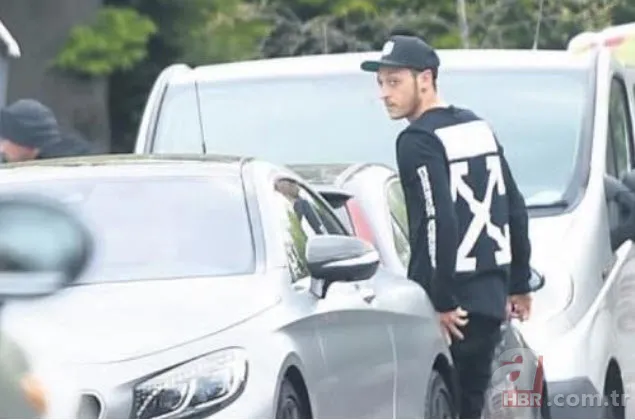 Hakan Çalhanoğlu'nun süper lüks otomobili! İşte futbolcuların arabaları 20