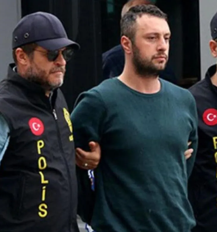 besiktasta-duraga-dalmisti-cani-sofor-hakim-karsisinda-1594214726188.jpg Beşiktaş'ta durağa dalmıştı! Cani şoför hakim karşısında! - 1
