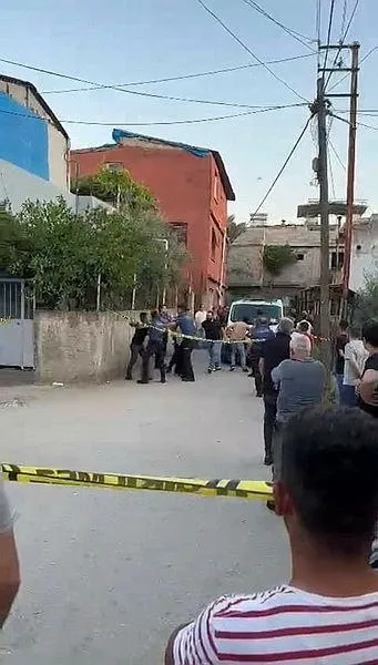 Adana'da sokak ortasında vahşet! Önce eşini vurdu sonra intihar etti - 3