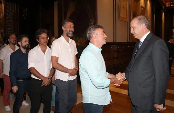 Cumhurbaşkanı Erdoğan sanatçı, oyuncu, radyocu ve sporcuları kabul etti