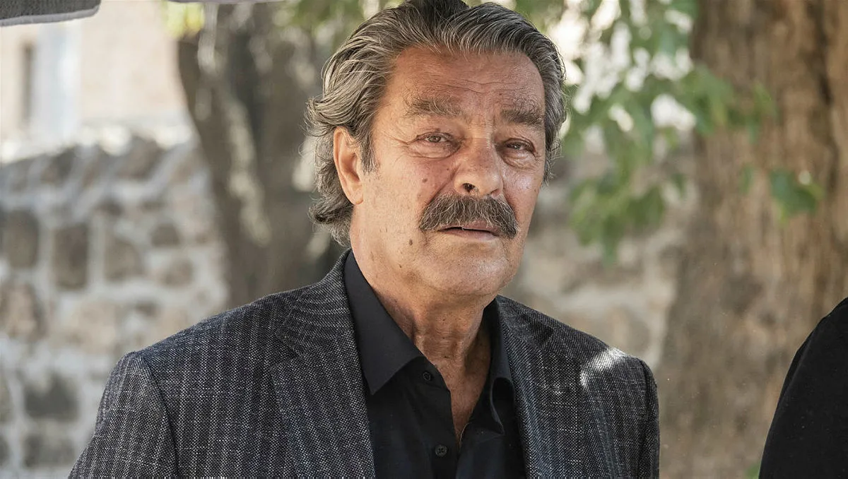 SON DAKİKA: Ünlü sanatçı Kadir İnanır hastaneye kaldırıldı! Kötü haber verildi (Kadir İnanır kimdir? Hangi filmlerde oynadı? Nereli?)