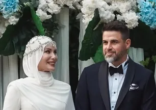 Gamze Özçelik'e sosyal medyada beğeni yağdı! Eşi Reshad Strik'le Paris'te paylaştı