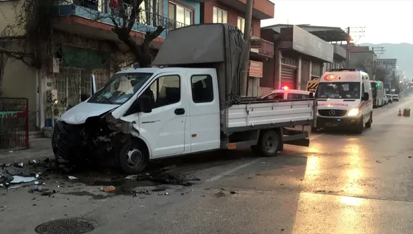 1609145894889.jpg Canlı yayın yaparken kazayı görüntüledi! - 1