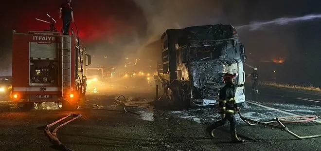 Şanlıurfa’da seyir halindeki TIR yandı