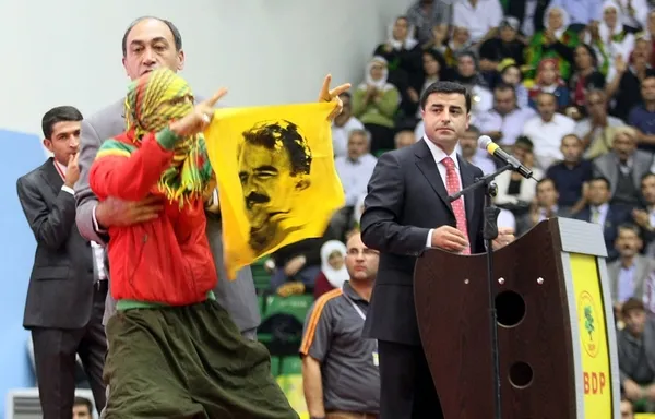 hdpye-neden-kapatma-davasi-acildi-uzman-isimler-a-haber-ekranlarinda-yorumladi-1615999465478.jpg HDP'ye neden kapatma davası açıldı? Uzman isimler A Haber ekranlarında yorumladı! - 15