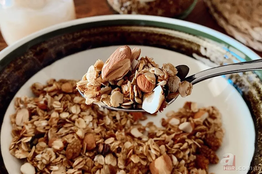 Sadece 1 haftada göbek yağını eritiyor! Ünlülerin diyetisyeni yöntemi açıkladı 2