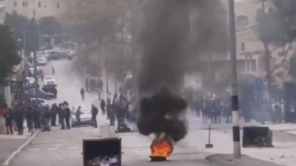 Filistinlilerden protesto! Trump’ın kaos planına karşı sokaklara döküldüler…