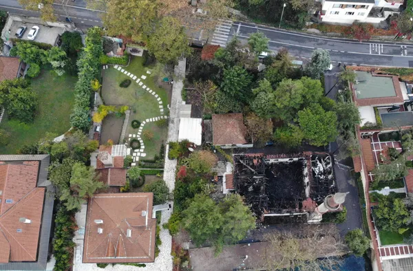 350 yıllık Vaniköy Camii'nde yangın! Son hali böyle görüntülendi... - 2