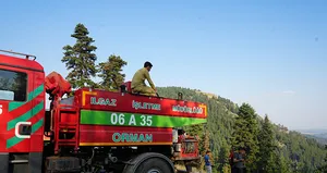 Alevlerin ortasında mukaddes bir duruş!