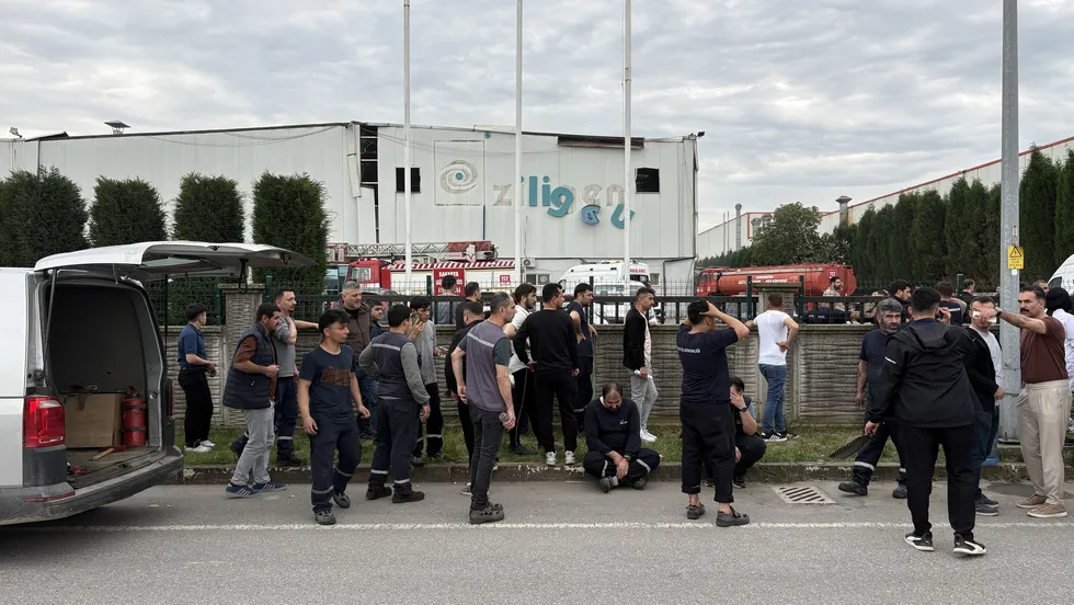 Sakarya’daki fabrikada patlama! 8 yaralı 1 işçinin durumu ağır - 2