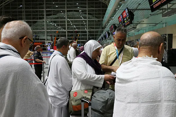 İzmir'den ilk hacı kafilesi yola çıktı - 1
