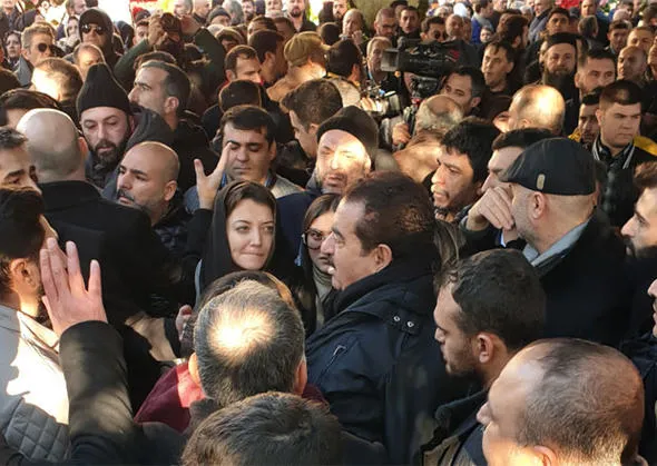 İbrahim Tatlıses annesini son yolculuğuna uğurladı - 1