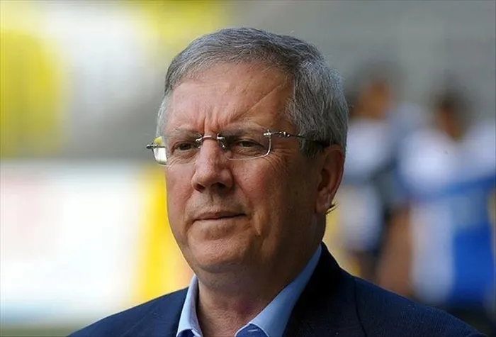 fenerbahcede-kiliclar-cekildi-aziz-yildirimdan-adaylik-aciklamasi-164641-imza-toplanirsa-1748532272529.jpg FOTOĞRAF: AA