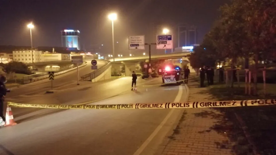 İstanbul'da dehşet anları! Arabadan indirip kurşun yağdırdılar...