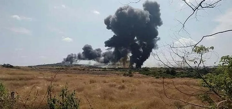 Hindistan’da savaş uçağı düştü