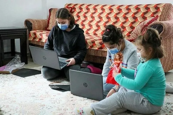 Devletin şefkat eli yetimleri güldürdü! Duygulandıran görüntüler