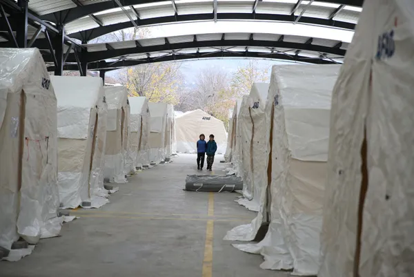 Türkiye eski Türkiye değil! Çadırlar 3 saatte kuruldu