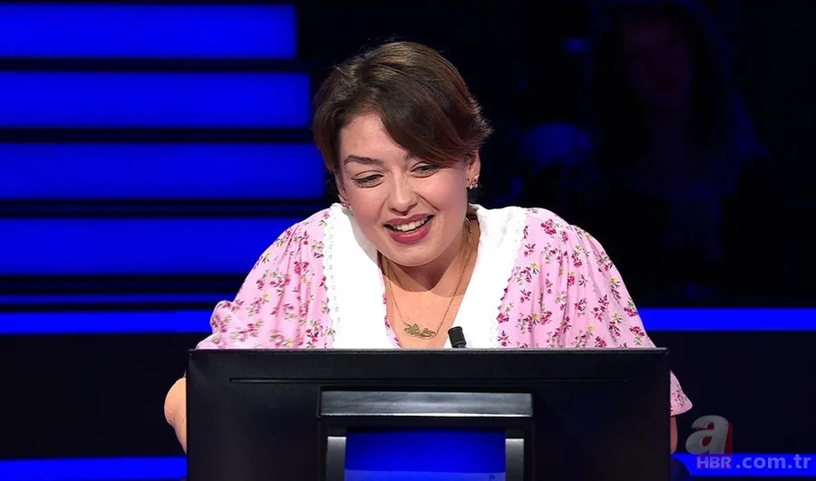 Kim Milyoner Olmak İster Rabia kimdir, koluna ne oldu? Milyoner'de 1 milyonluk soruyu bildi mi? Rabia Birsen Göğercin kaç yaşında, aslen nereli? Milyoner'de 1 milyonluk soruyu bildi mi? 2