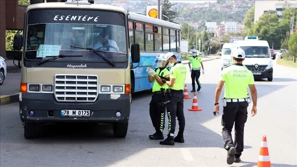 Son dakika: 6 Eylül itibarıyla başlayan PCR testi zorunluluğuna ilişkin tüm merak edilenler: PCR testi paralı mı? PCR testi kimlere zorunlu? Kaç dakikada çıkar?