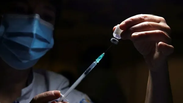 koronavirus-hakkinda-korkutan-haber-daha-bulasici-ve-tehlikeli-bir-turu-kesfedildi-1614197840133.jpg Koronavirüs hakkında korkutan haber! Daha bulaşıcı ve tehlikeli bir türü keşfedildi - 1