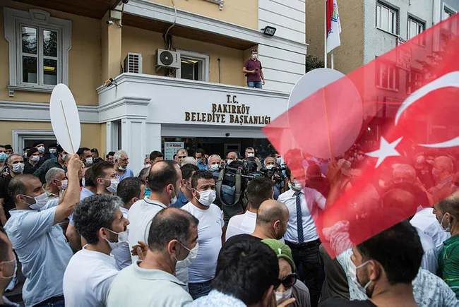 CHP’li Bakırköy Belediyesi’nin kararı pazar esnafını çileden çıkardı