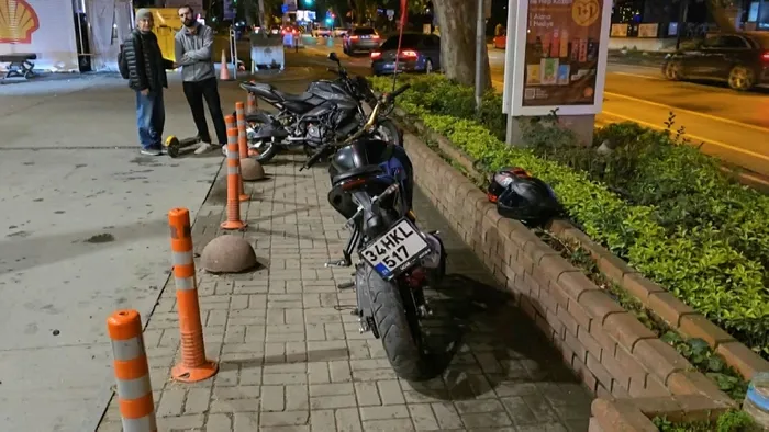 1714892556446.jpeg Önce motora çarptı sonra benzin istasyonuna daldı! Yer: Kadıköy - 2