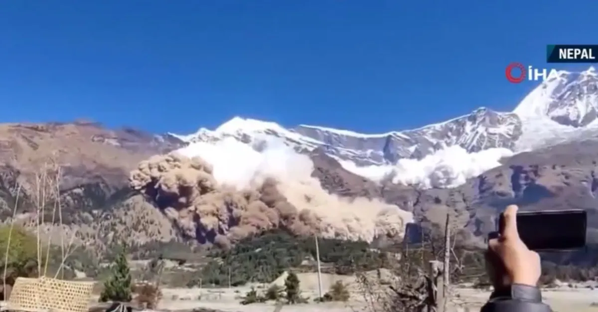 Mustang’in üzerine çığ düştü: 11 yaralı