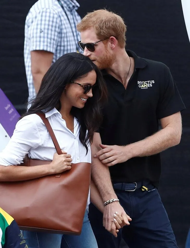 Prens Harry ve Meghan Markle’ın ırkçılık suçlamalarına Kraliçe Elizabeth’den cevap geldi