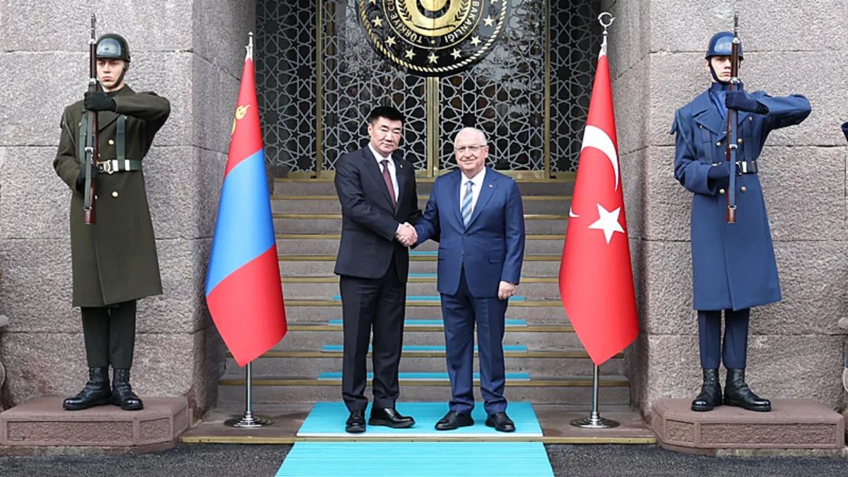 Milli Savunma Bakanı Güler Moğolistanlı mevkidaşı ile görüştü