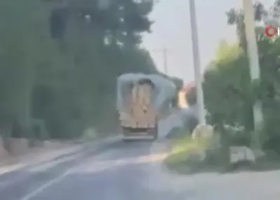Saman yüklü kamyonun tehlikeli yolculuğu