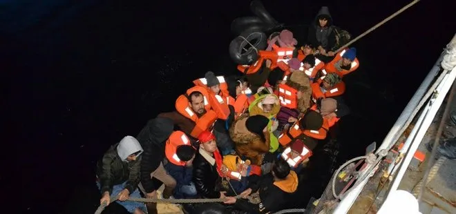 İzmir açıklarında Yunan unsurlarının ittiği 84 kaçak göçmen kurtarıldı
