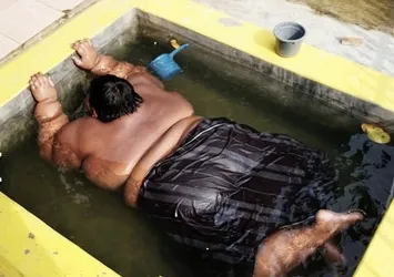 Günde 5 öğün pilav yiyerek bu hale geldi!