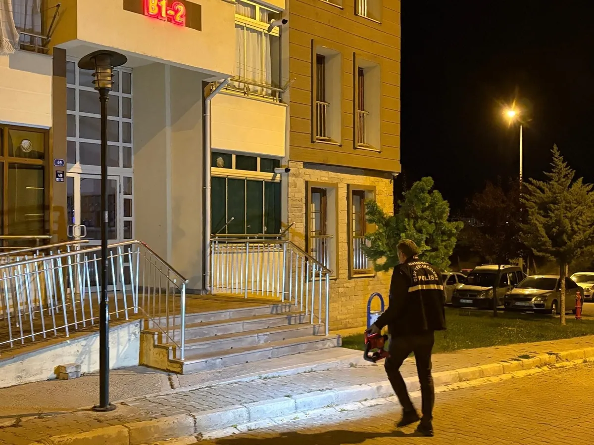 kayseride-hesap-tartismasi-kanli-bitti-1792348576064.jpg Kayseri'de hesap kavgasında kan aktı! Kask kamerası dehşeti saniye saniye kaydetti - 1