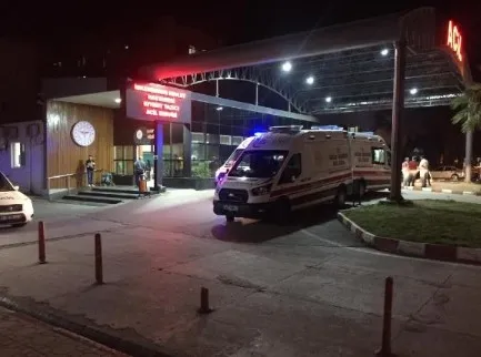 hatayda-yolcu-minibusu-takla-atti-12-kisi-yaralandi-1650747278460.jpg Hatay'da yolcu minibüsü takla attı: 12 kişi yaralandı - 5