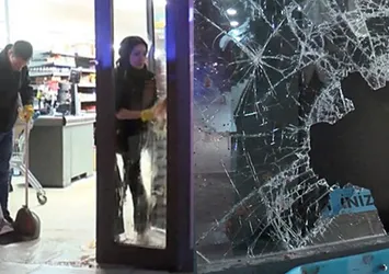 Gaziosmanpaşa'da hırsızlar yakalanınca ortalığı birbirine kattı! O anlar kamerada