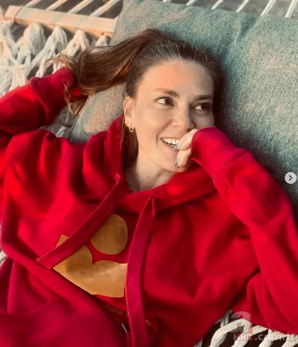 Ev arayışında olan Aslı Enver ve Berkin Gökbudak evlendikten sonra objektiflere ilk kez yakalandı! ‘Hadi biraz beni öv!’ 16