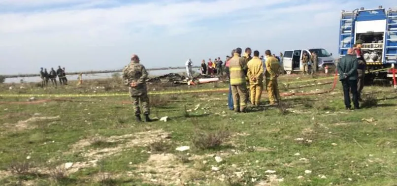 İzmir'de askeri eğitim uçağı düştü