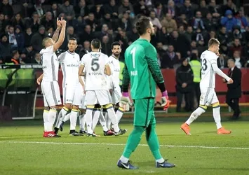 Fenerbahçe, Trabzonspor'u farklı geçti