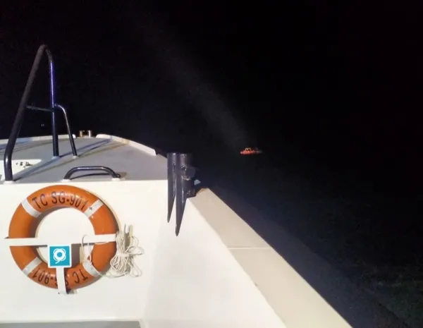 Son dakika: İzmir açıklarında Yunanistan’ın ittiği 154 kaçak göçmen kurtarıldı