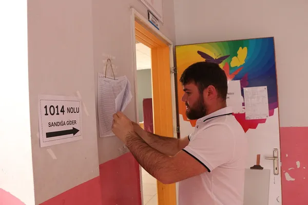 karadenizdeki-illerde-baskan-erdogan-silme-kazandi-iste-anlik-oy-oranlari-1685290413201.jpg Karadeniz'de ikinci tur seçim sonuçları! Sandıklardan Başkan Recep Tayyip Erdoğan çıktı - 4