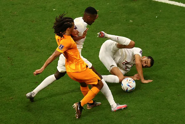 Hollanda Katar’ı 2-0 yenerek Dünya Kupası’nda son 16’ya çıktı MAÇ SONUCU ÖZET